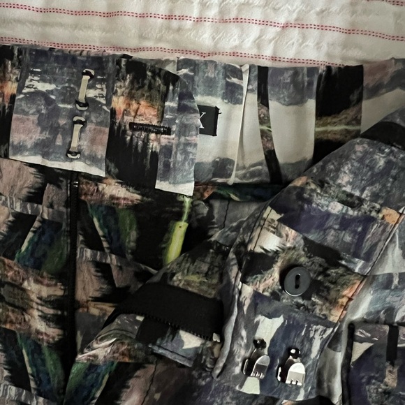 Intermix Shorts, size small - Picture 4 of 4